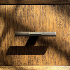 Plank Hardware BECKER Grooved Large Single T Pull - Antique Brass