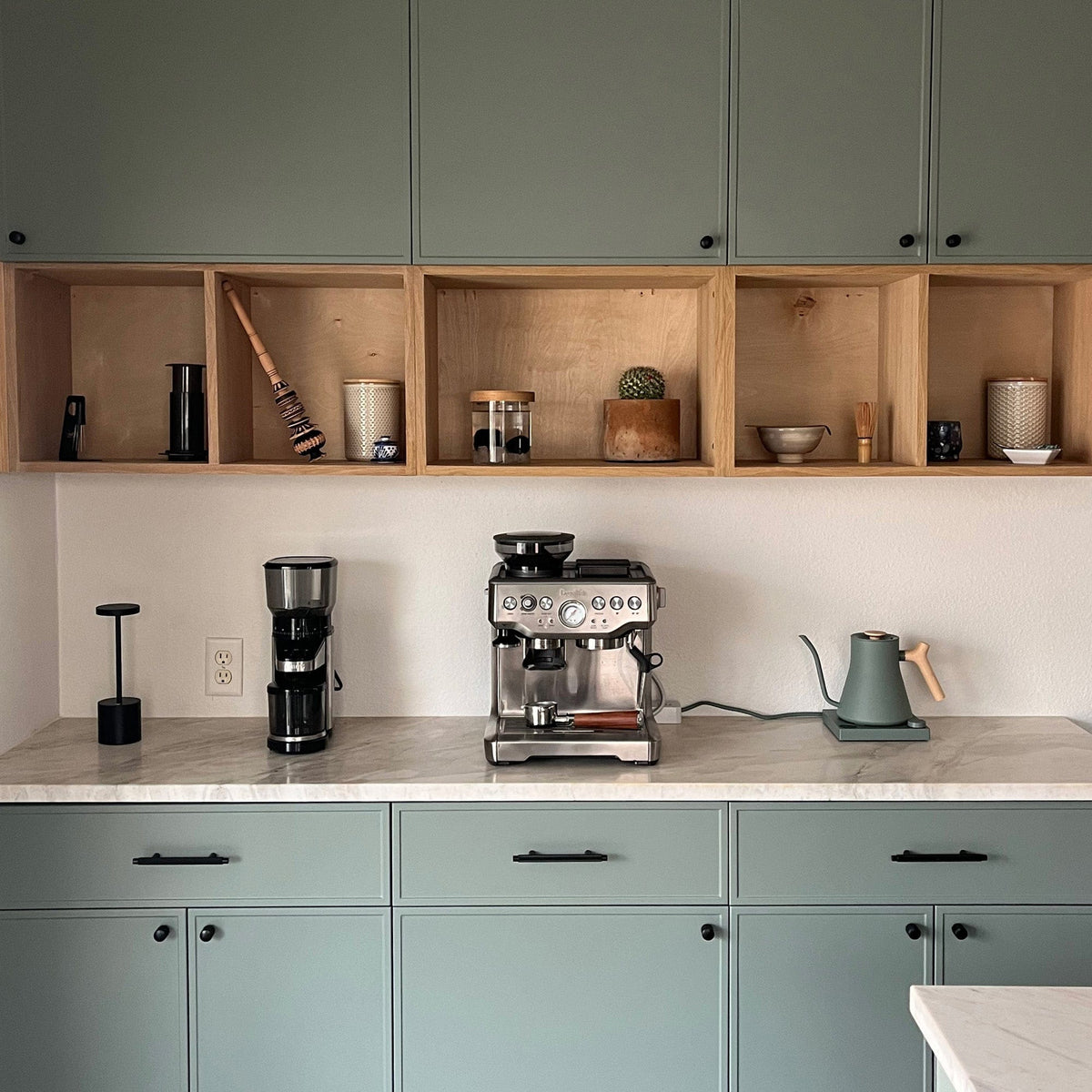 KEPLER Knurled T Bar | Black Cabinet Pulls – Plank Hardware