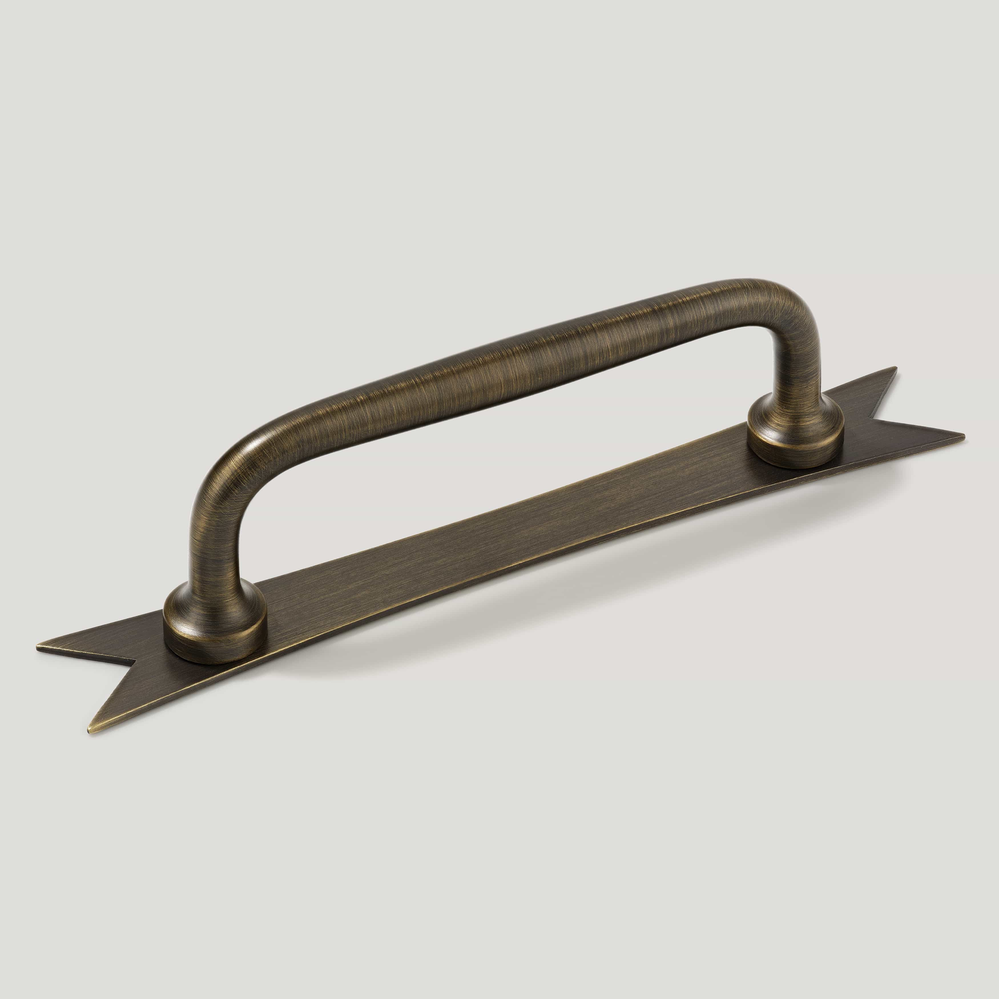 Plank Hardware 4.37" (3.78" CC) ELIZA Pull with Ribbon Backplate - Antique Brass