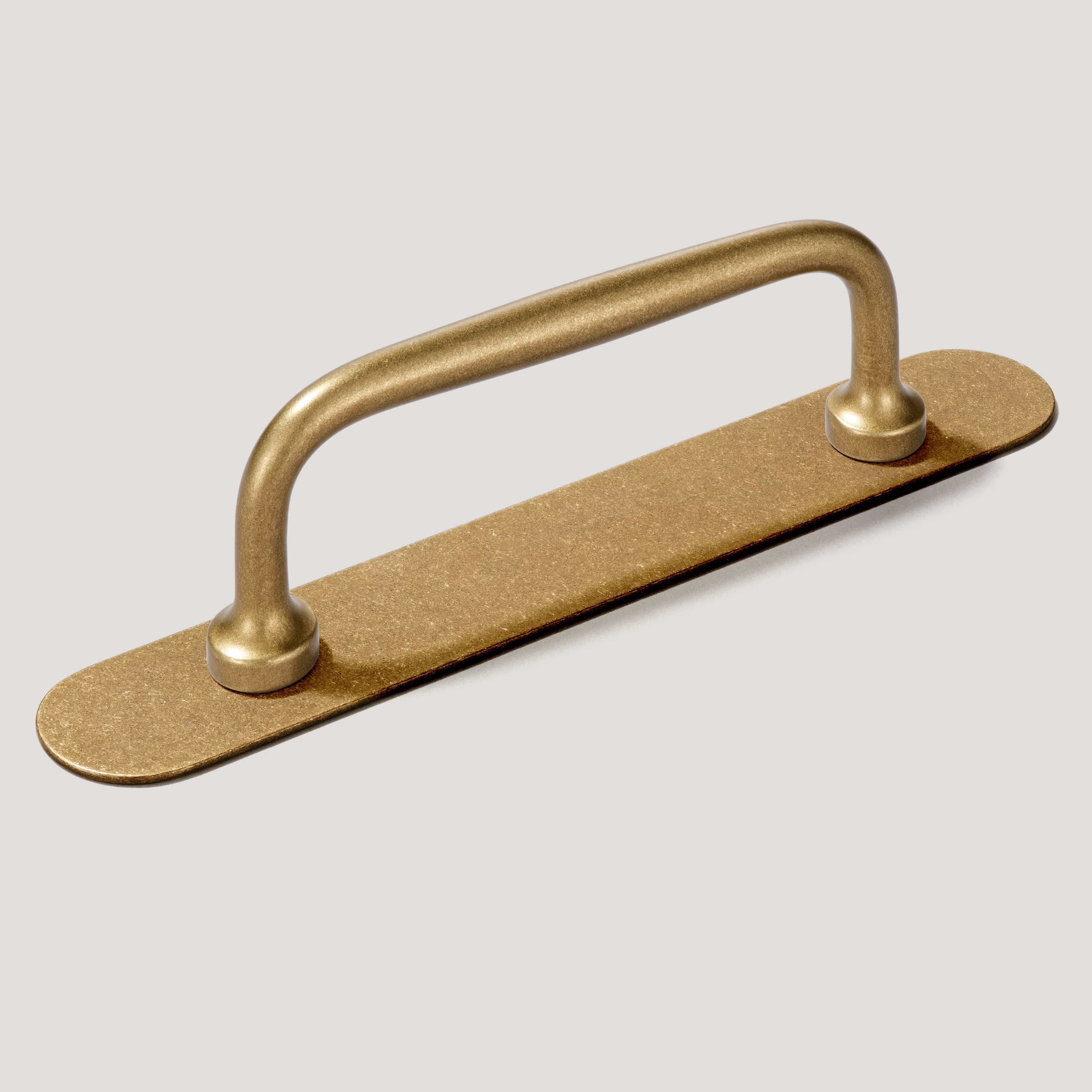Plank Hardware 4.37" (3.78" CC) / Pull with Backplate GRAYSON Pull - Aged Brass