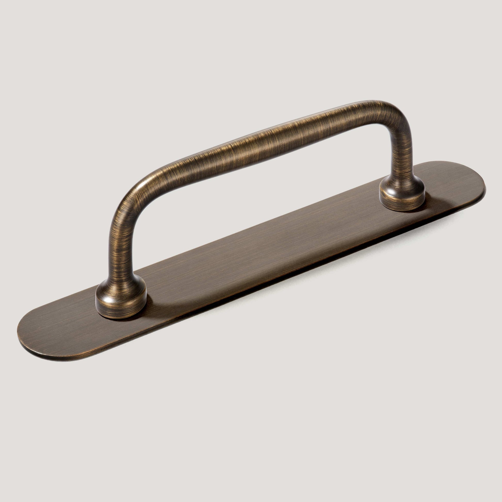 Plank Hardware 4.37" (3.78" CC) / Pull with Backplate GRAYSON Pull - Antique Brass