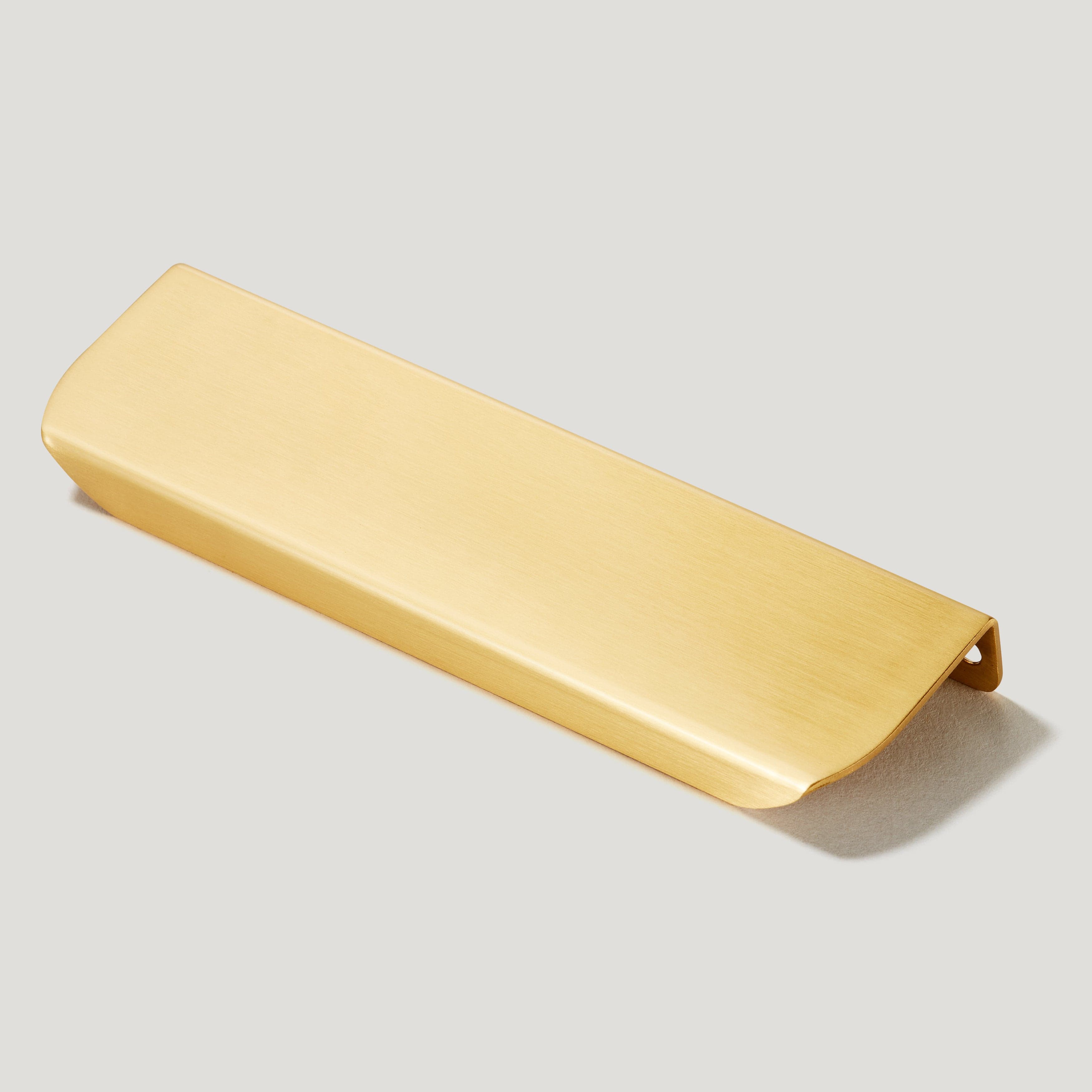 Plank Hardware 5.43'' (5.04'' CC) JUDD Edge Pull - Brass
