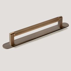 BECKER Grooved Pull - Antique Brass