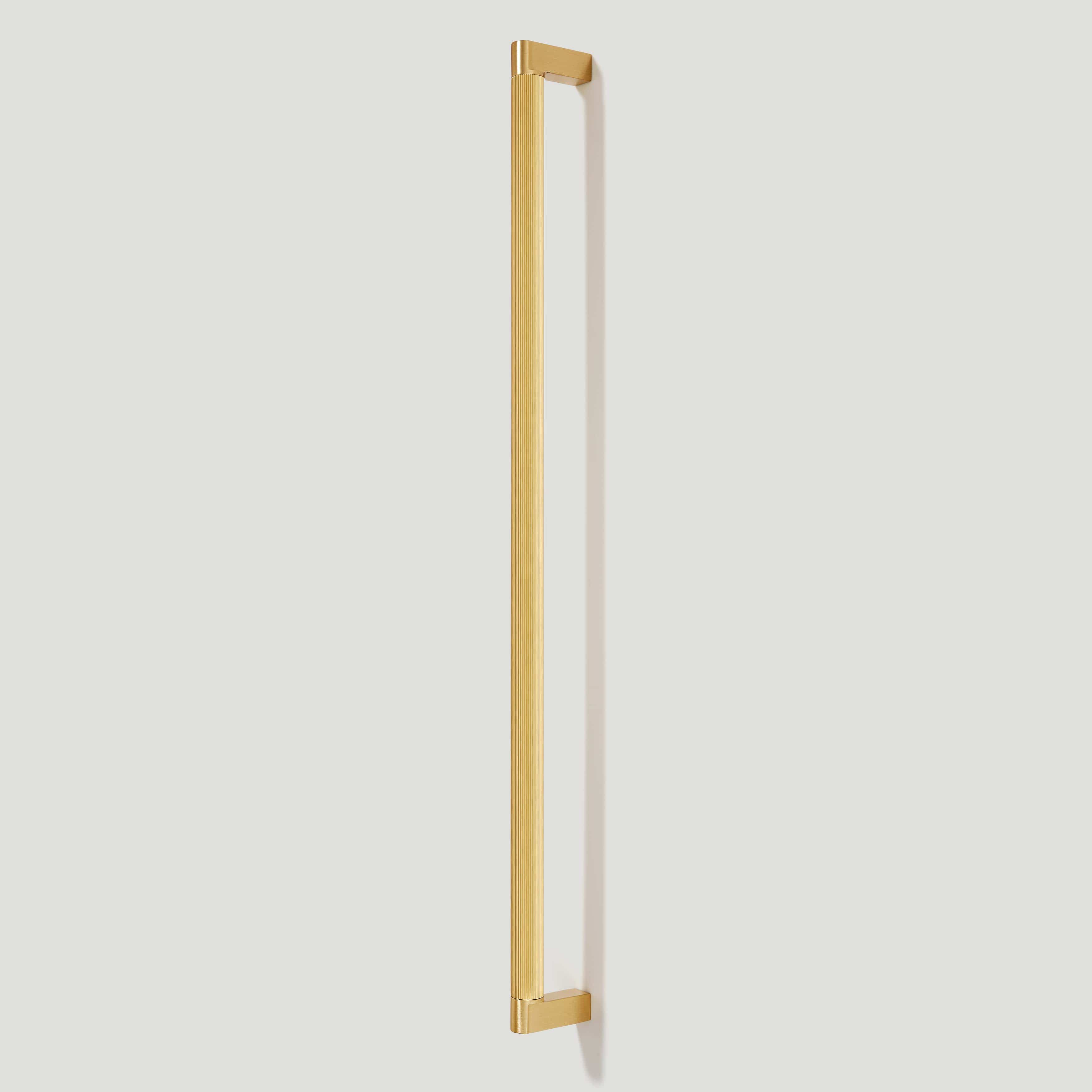 Plank Hardware BECKER Appliance Pull - Brass