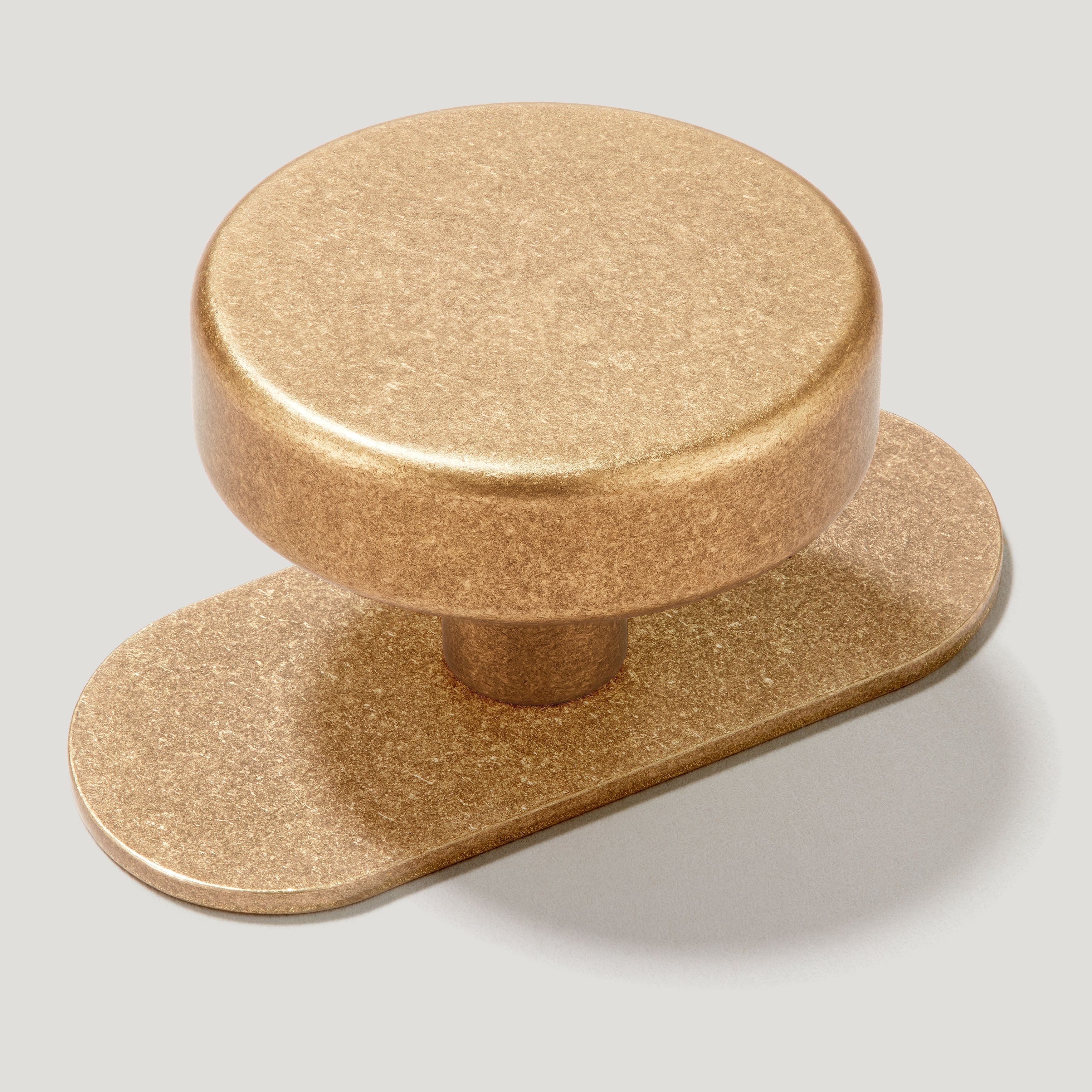 Plank Hardware Cabinet Knob with Backplate HUDSON Shaker Cabinet Knob - Aged Brass