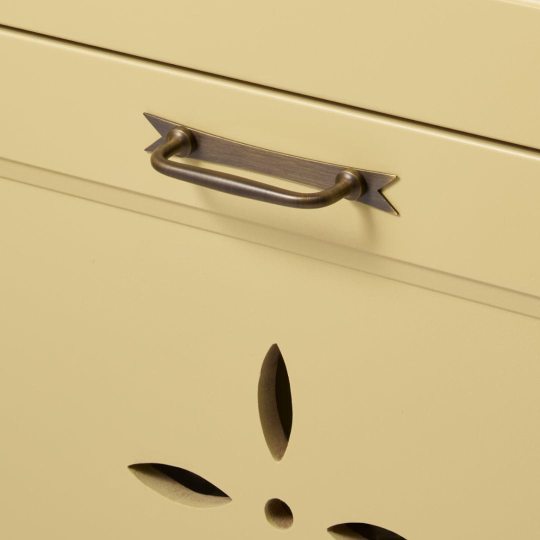 Plank Hardware ELIZA Ribbon Pull Backplate - Antique Brass