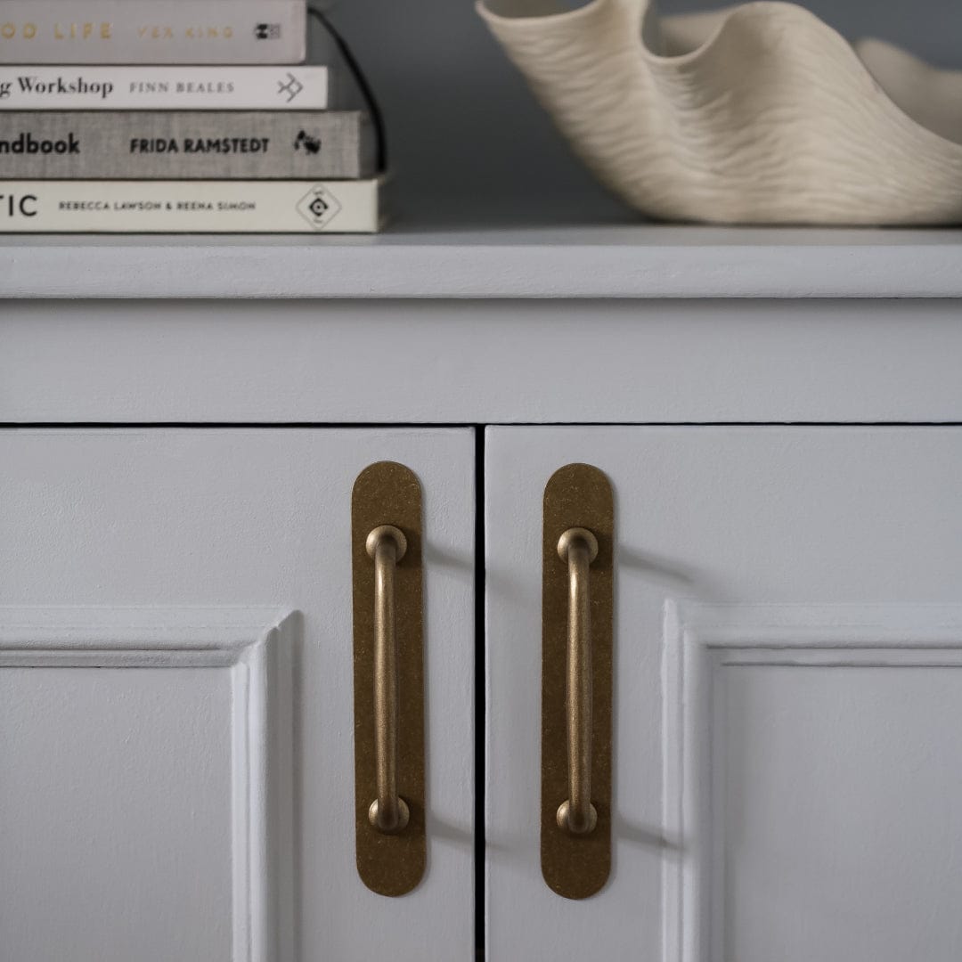 Plank Hardware GRAYSON Traditional D-Bar Pull - Aged Brass