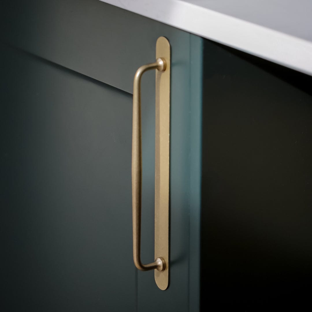 Plank Hardware GRAYSON Traditional D-Bar Pull - Aged Brass