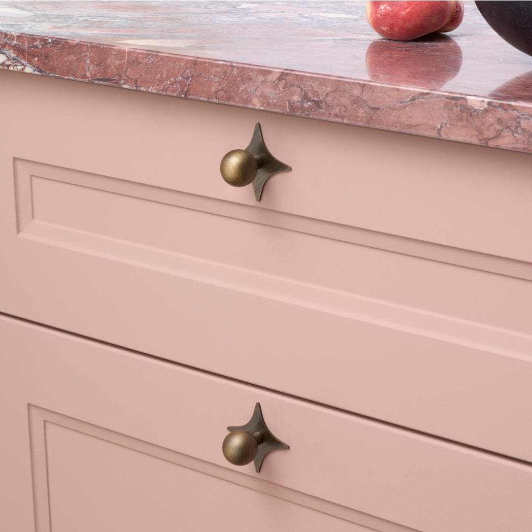 Plank Hardware HALLEY Ball Cabinet Knob - Antique Brass