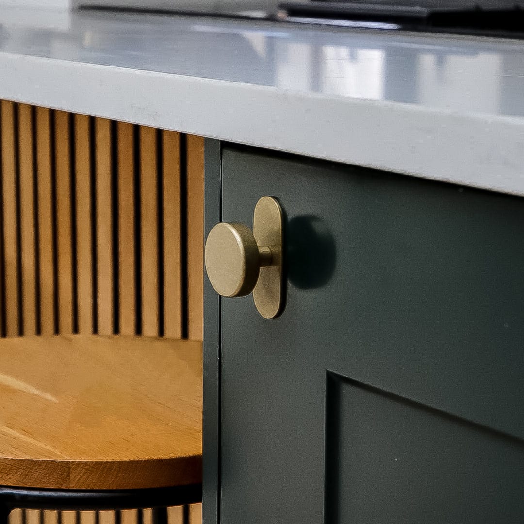 Plank Hardware HUDSON Shaker Cabinet Knob - Aged Brass