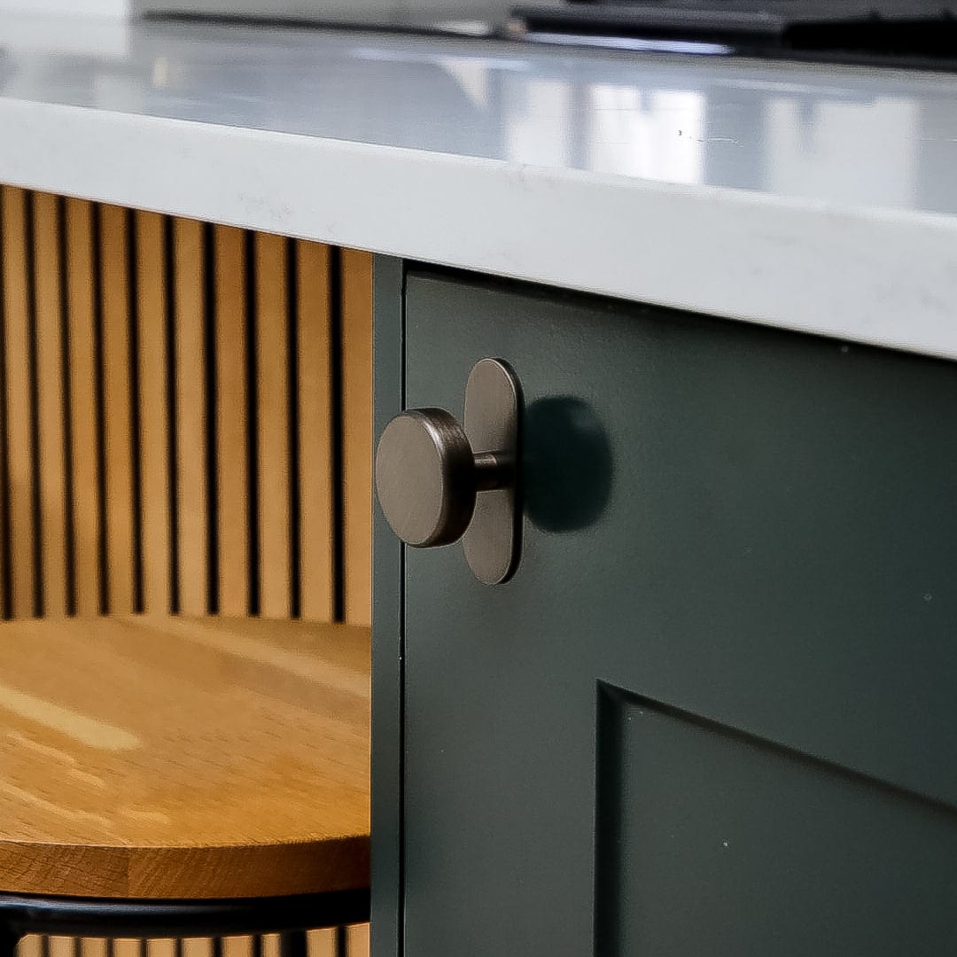 Plank Hardware HUDSON Shaker Cabinet Knob - Antique Brass