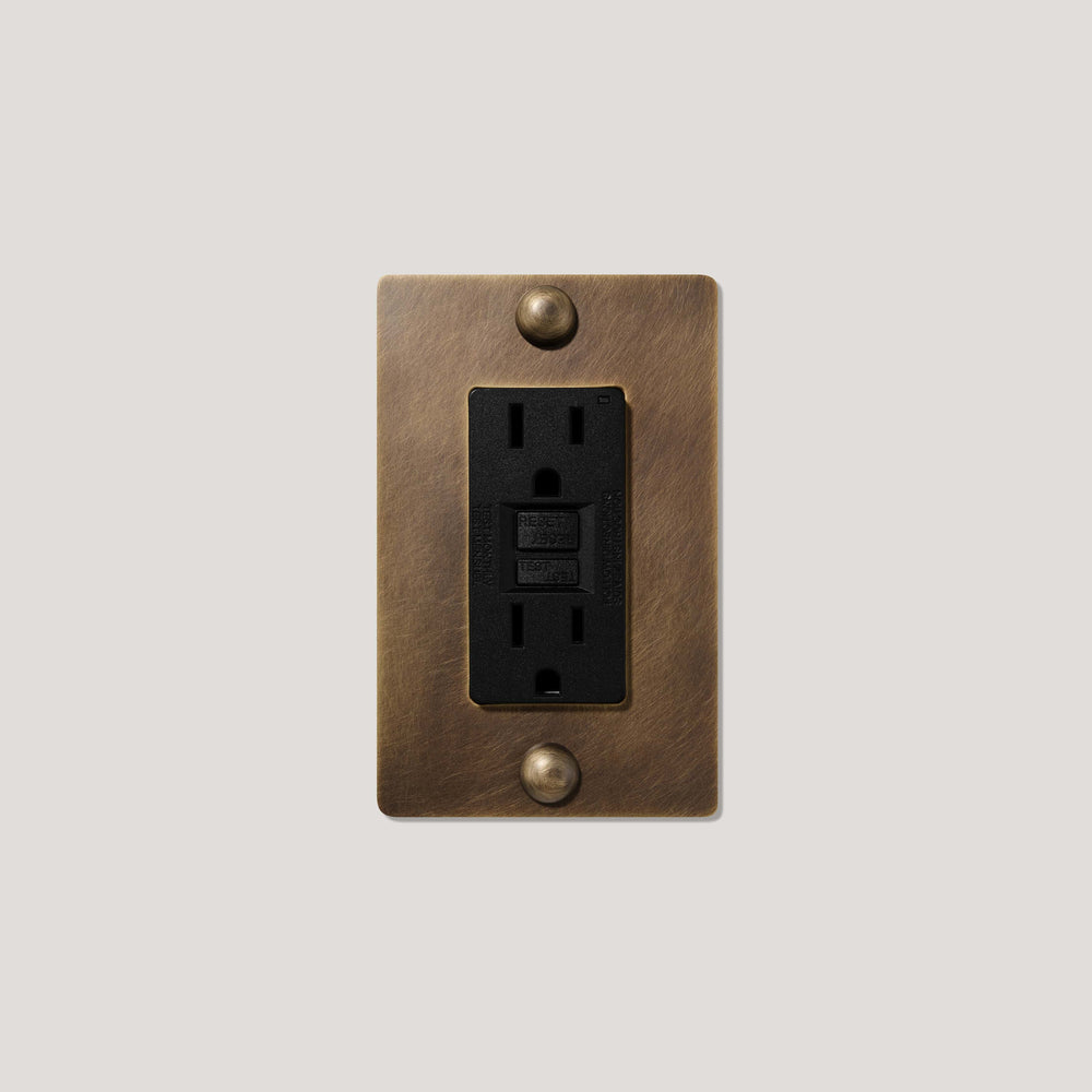 JASPER 1G 15A GFCI Outlet - Antique Brass