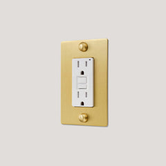 Plank Hardware JASPER 1G 15A GFCI Outlet - Brass