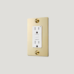 Plank Hardware JASPER 1G 15A GFCI Outlet - Unlacquered Brass