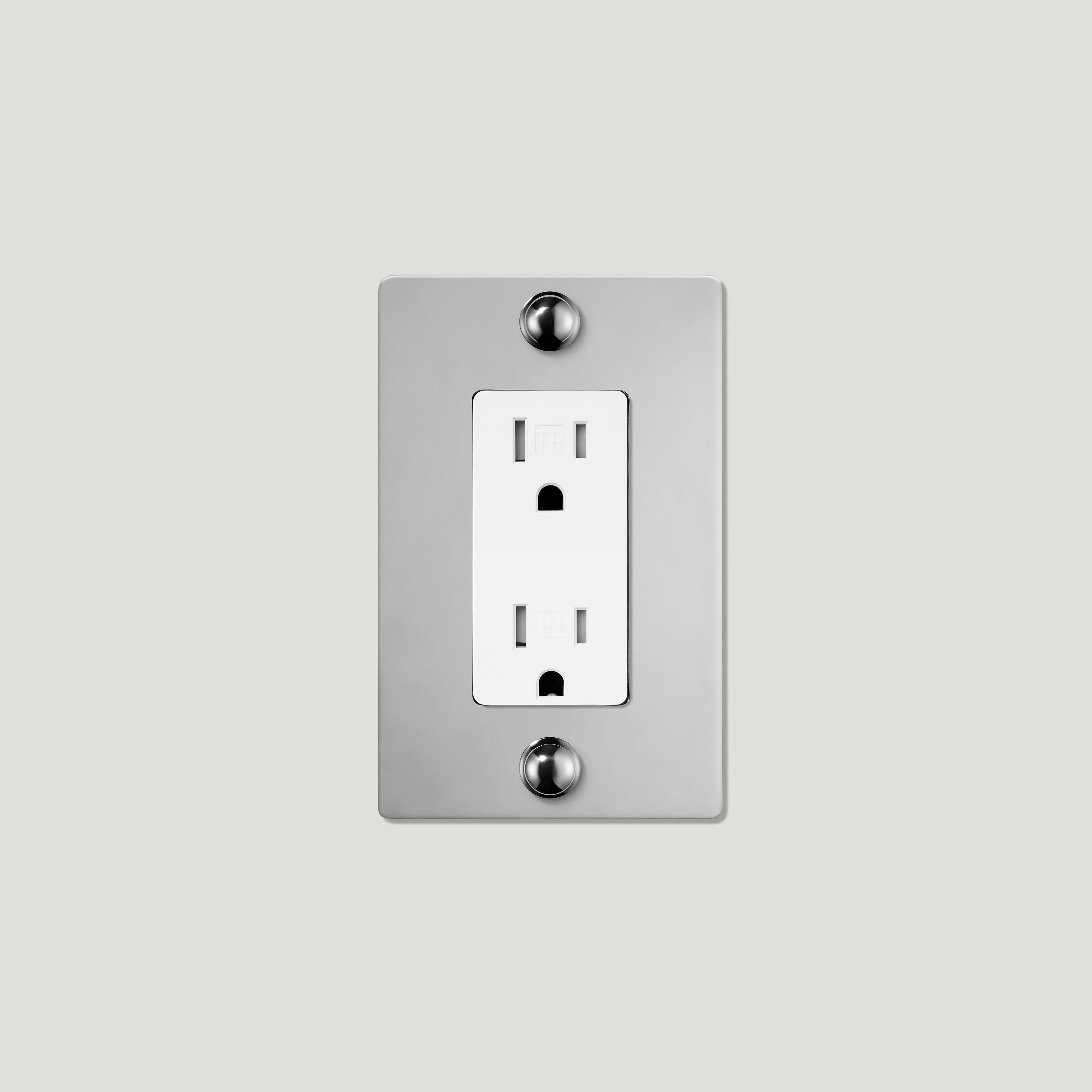 Plank Hardware JASPER 1G 15A Outlet - Polished Nickel