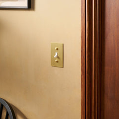 Plank Hardware JASPER 1G Toggle Switch - Brass