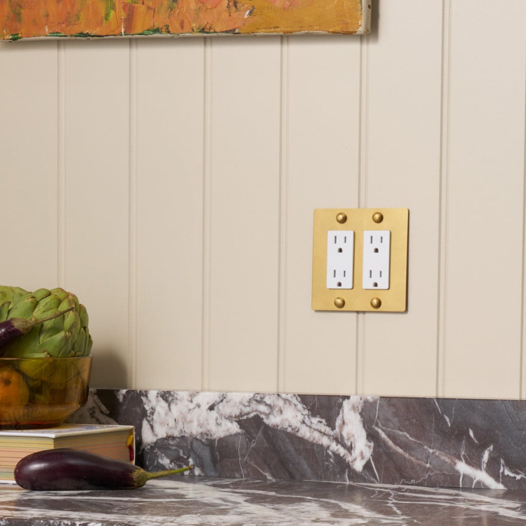 Plank Hardware JASPER 2G 15A Outlet - Heritage Brass