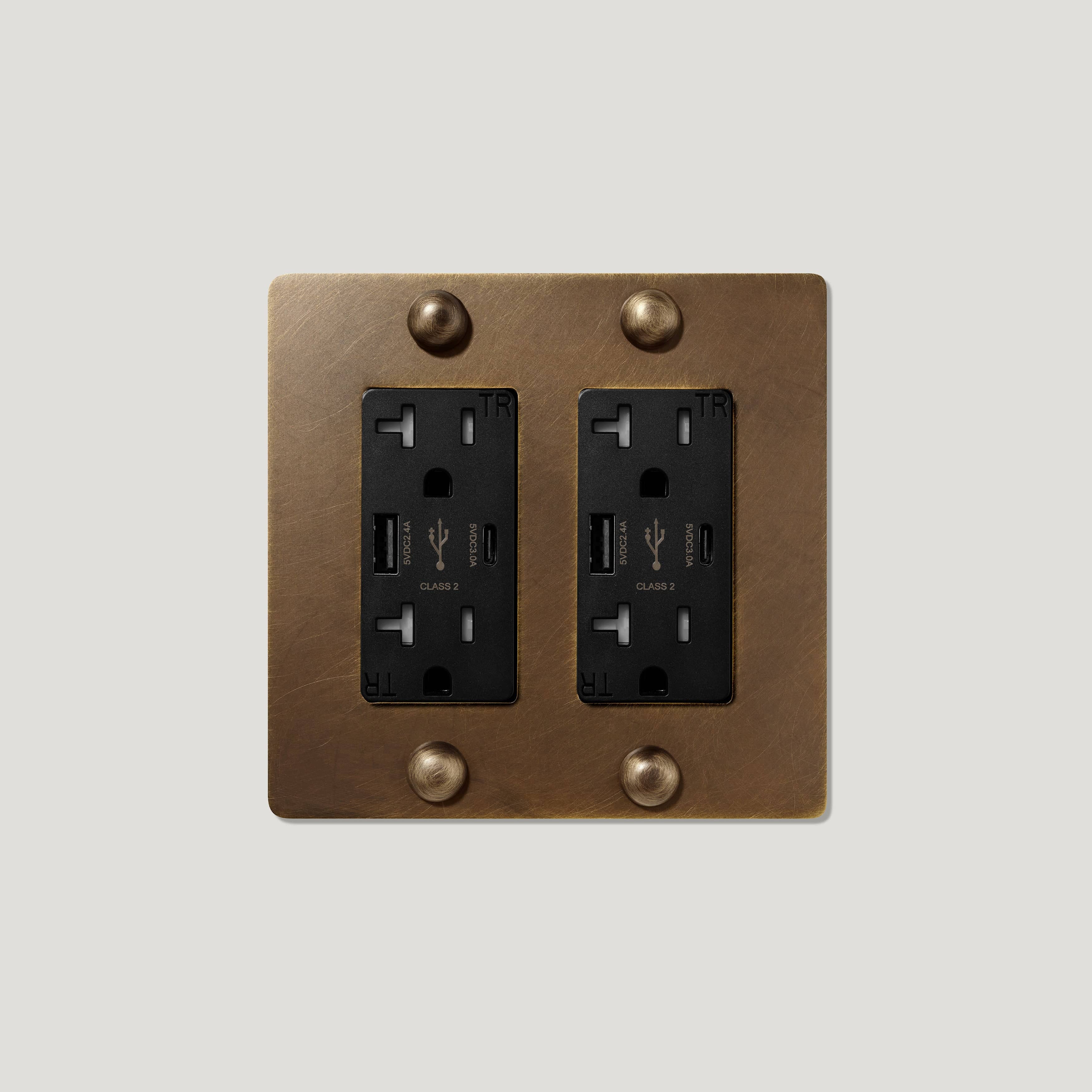 Plank Hardware JASPER 2G 20A USB Outlet - Antique Brass