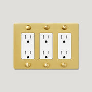 Plank Hardware JASPER 3G 15A Outlet - Brass