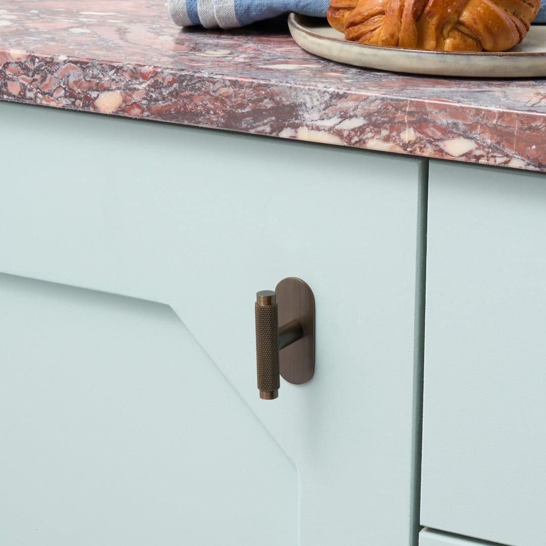 Plank Hardware KEPLER Knurled Single T Pull - Antique Brass