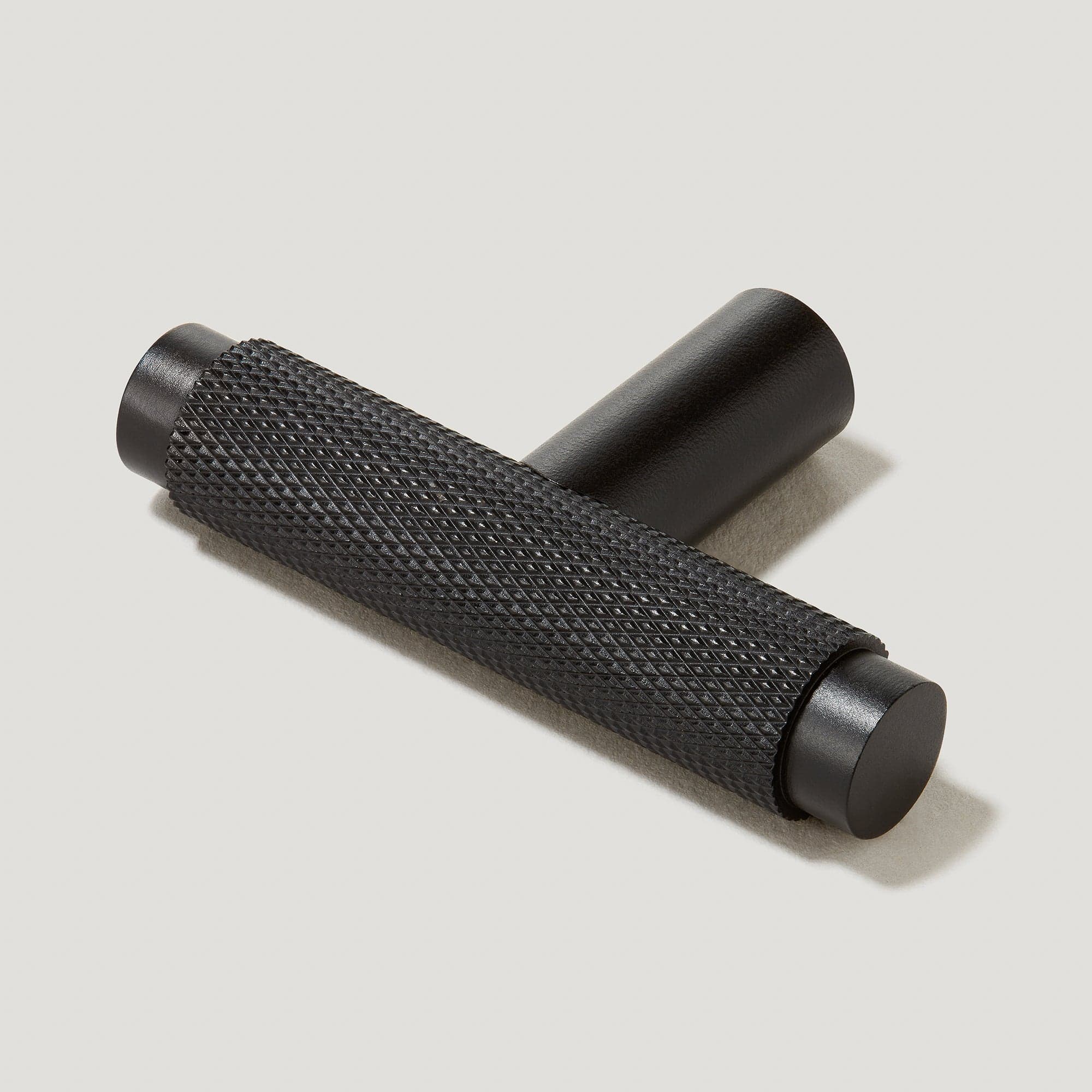 Plank Hardware KEPLER Knurled Single T Pull - Black
