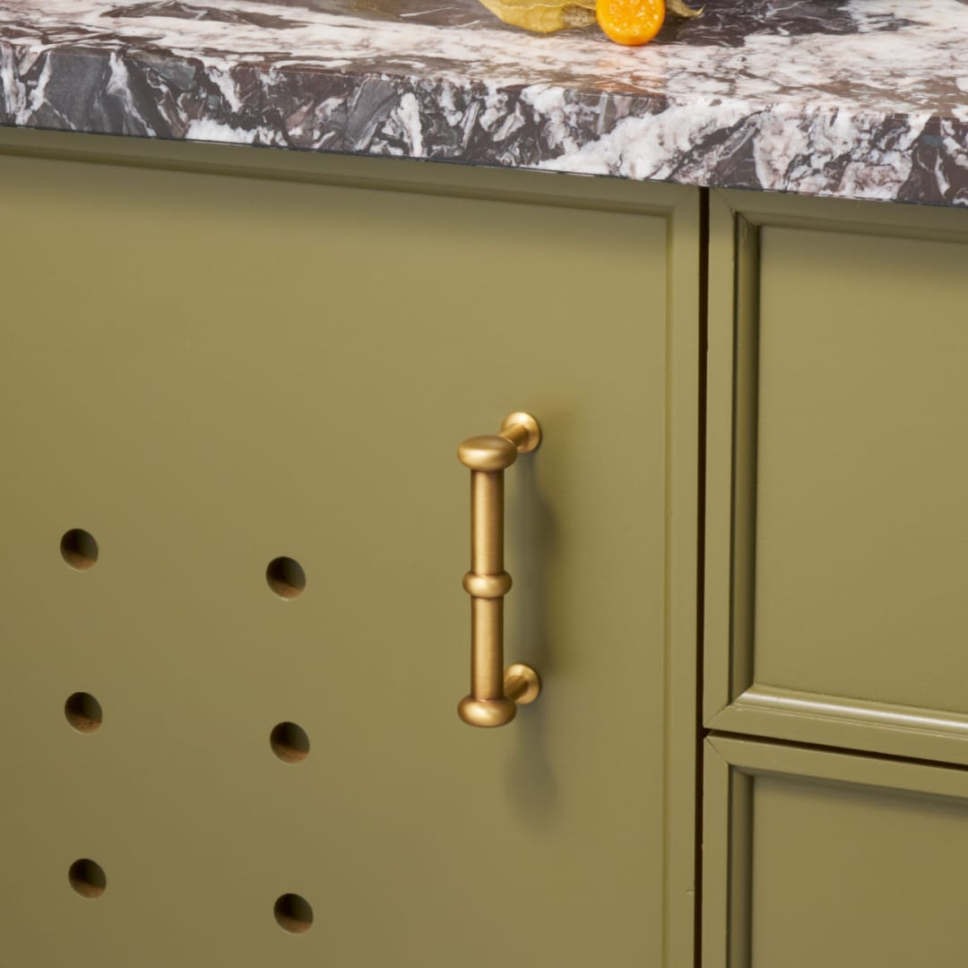 Plank Hardware PEYTON Traditional D Bar Pull - Heritage Brass