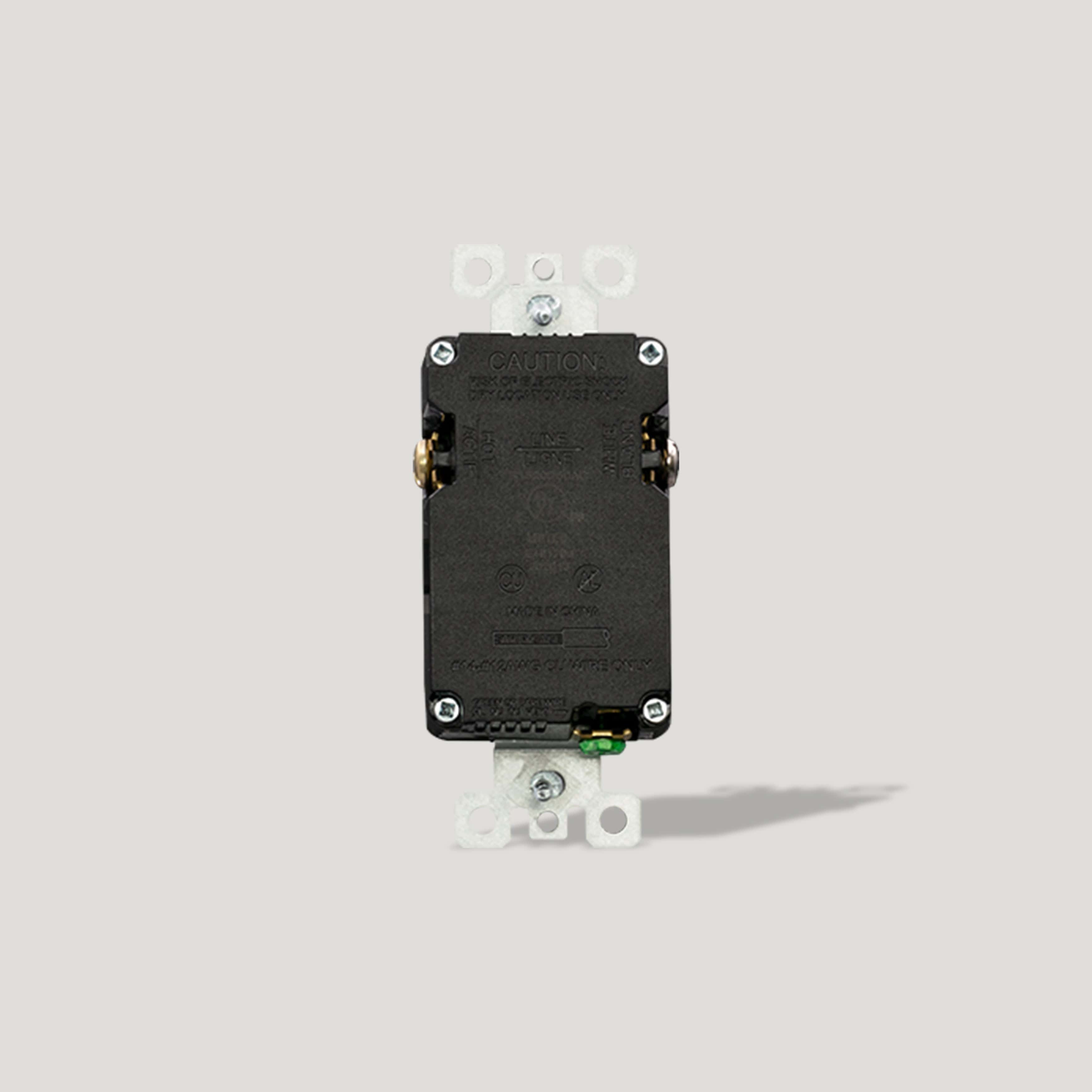 Plank Hardware Power Outlet with USB A/C 20A - White