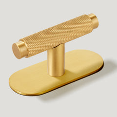 Plank Hardware Pull with Backplate KEPLER Knurled Single T Pull - Brass