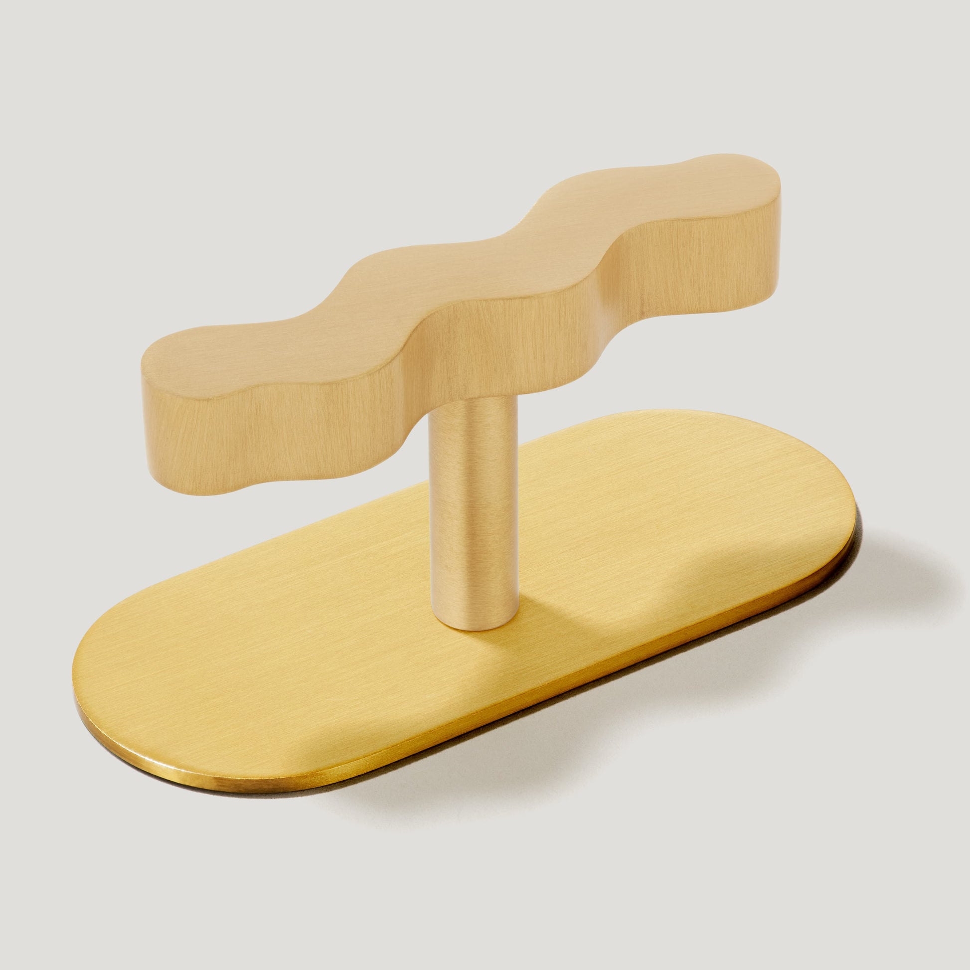 Plank Hardware Pull with Backplate SQUIGGLE Single T Pull - Brass