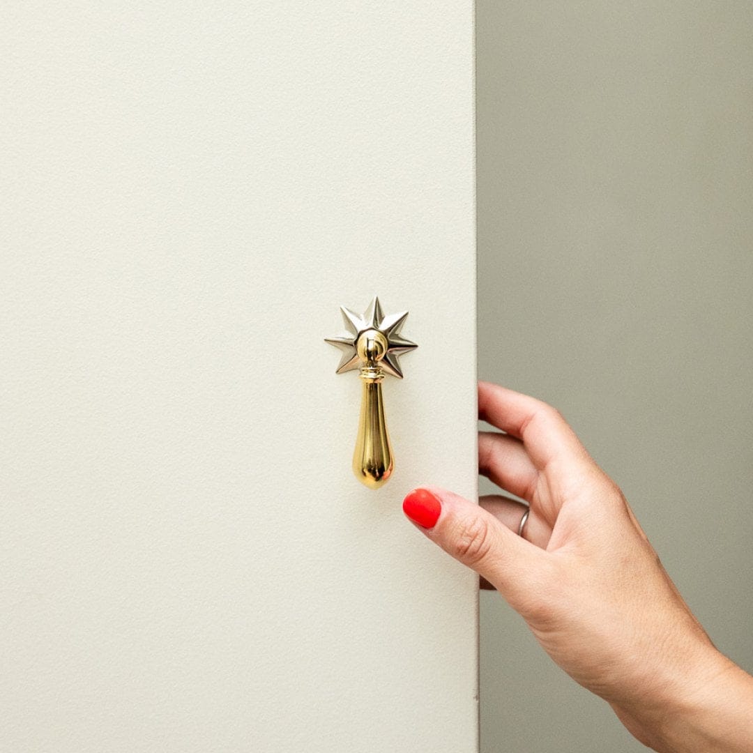 Plank Hardware RUTHIE Drop Pull - Unlacquered Brass