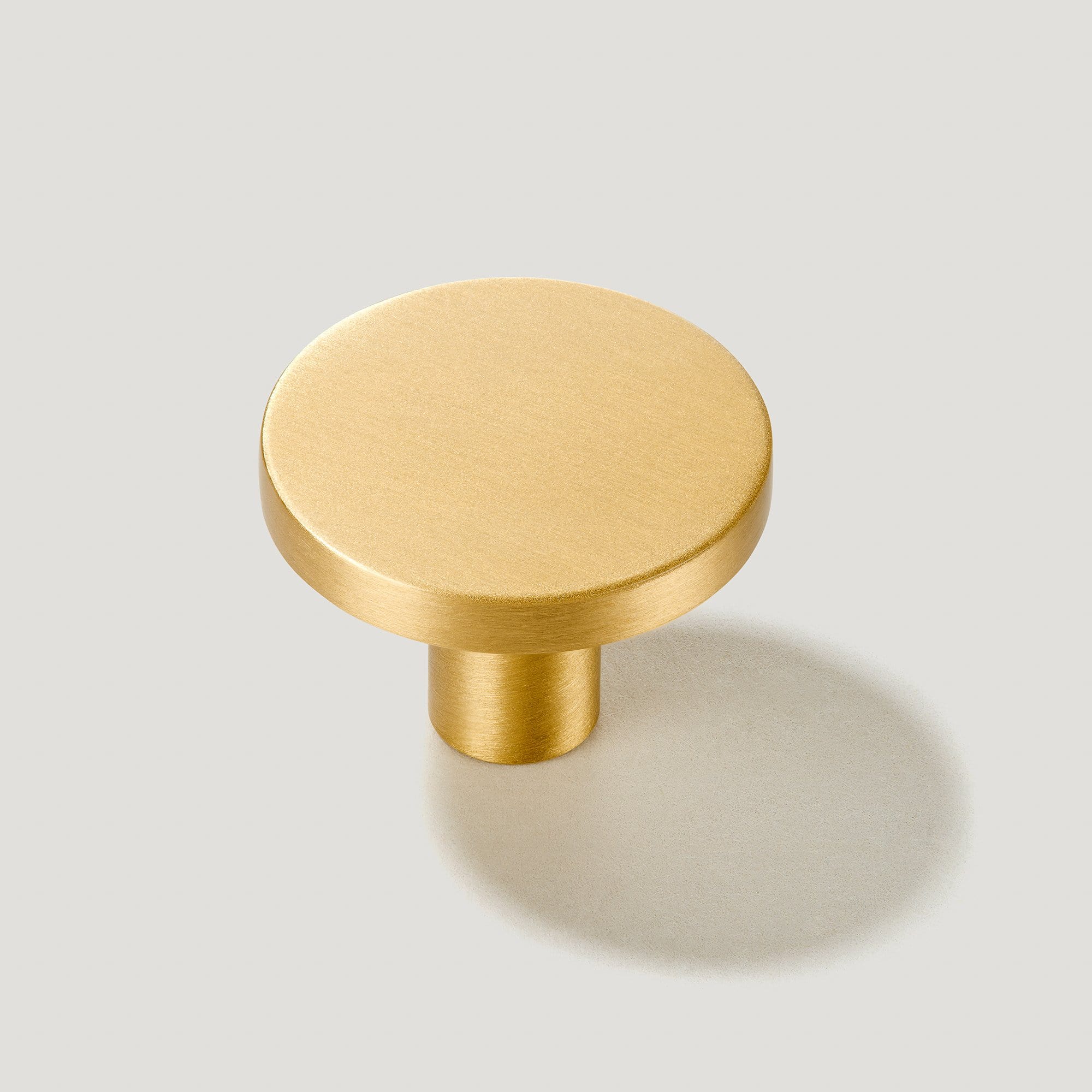 Plank Hardware Small (1.10'') LOVELL Circular Cabinet Knob - Brass