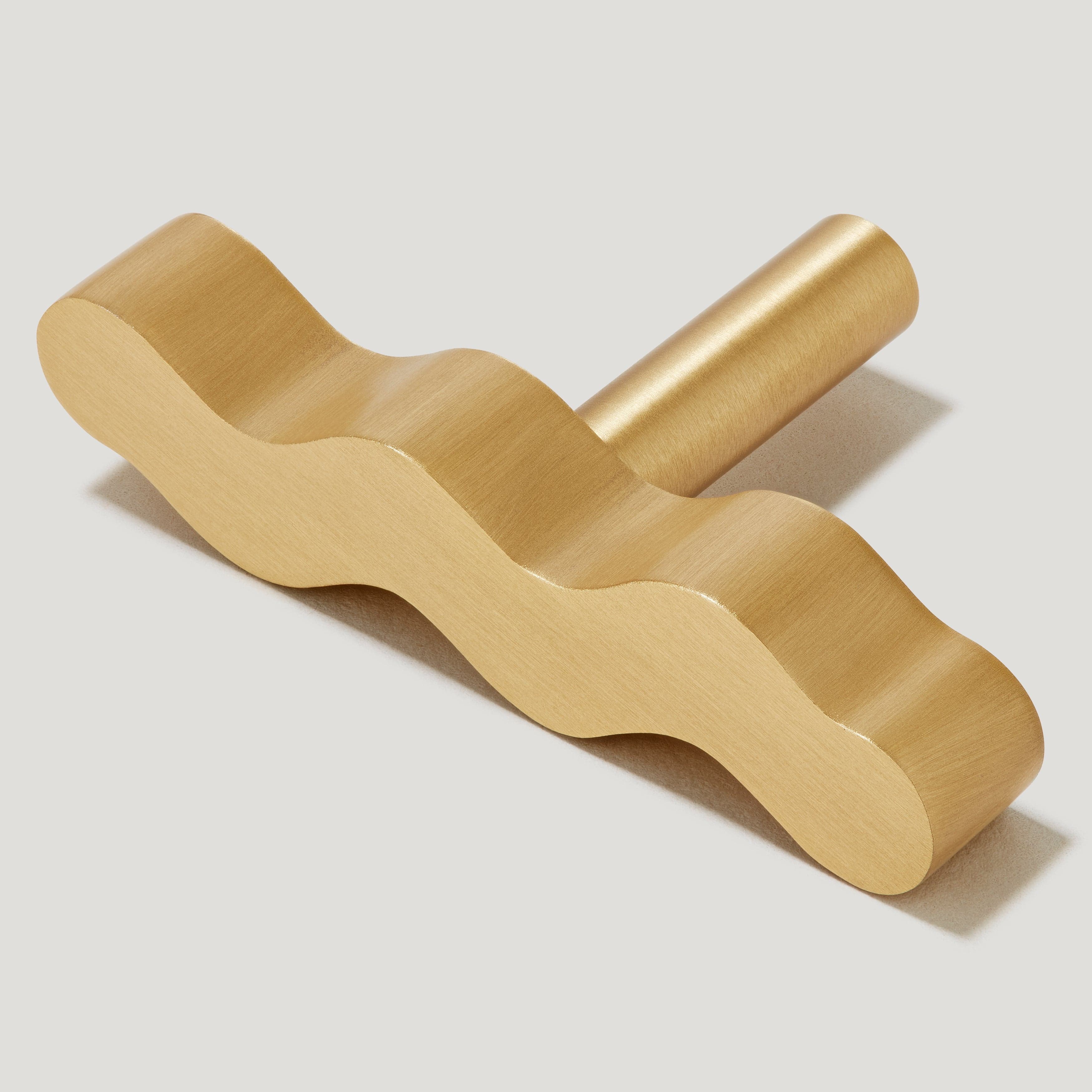 Plank Hardware SQUIGGLE Single T Pull - Brass